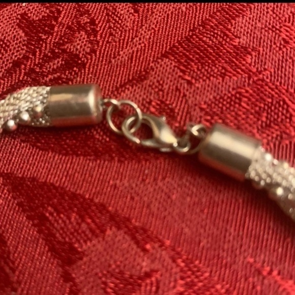 ELEGANT Twisted Rope Chain/Gold Colored Beaded Necklace and Bracelet Set - Picture 7 of 8